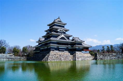 Le Château de Matsumoto: Un Joyau Féodal à l'Épouvante Intemporelle !