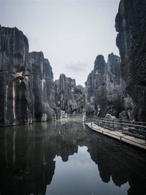 Le Temple de la Forêt Sacrée: Un Oasis de Paix et de Nature Enchantée à Kunming !