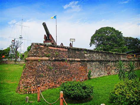 Le Fort Cornwallis: Un Monument Historique Face à la Mer de Cristal