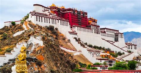 Le Palais du Potala : Une forteresse céleste aux secrets millénaires !